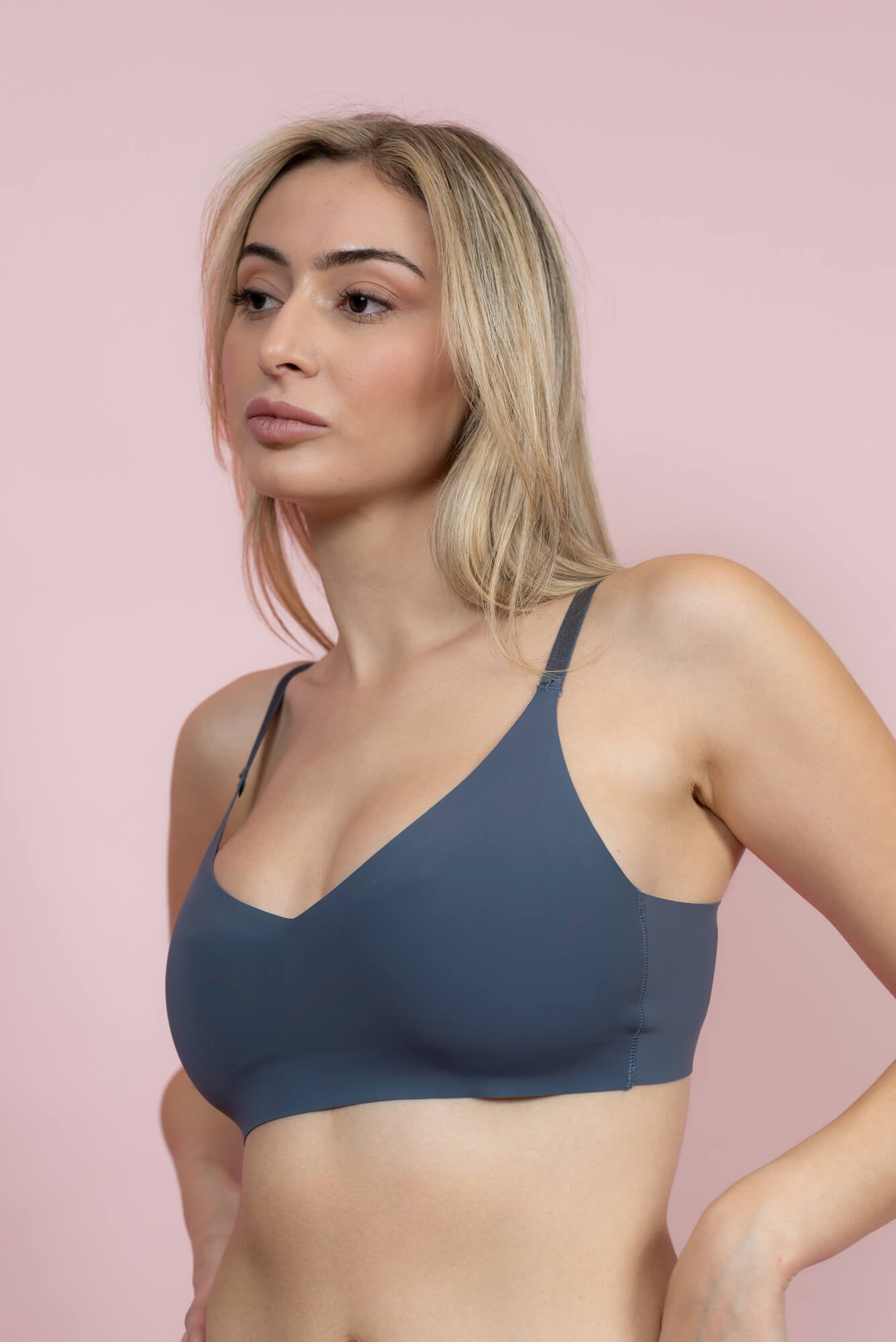 גוזיית לייזר עם סגירה מאחור