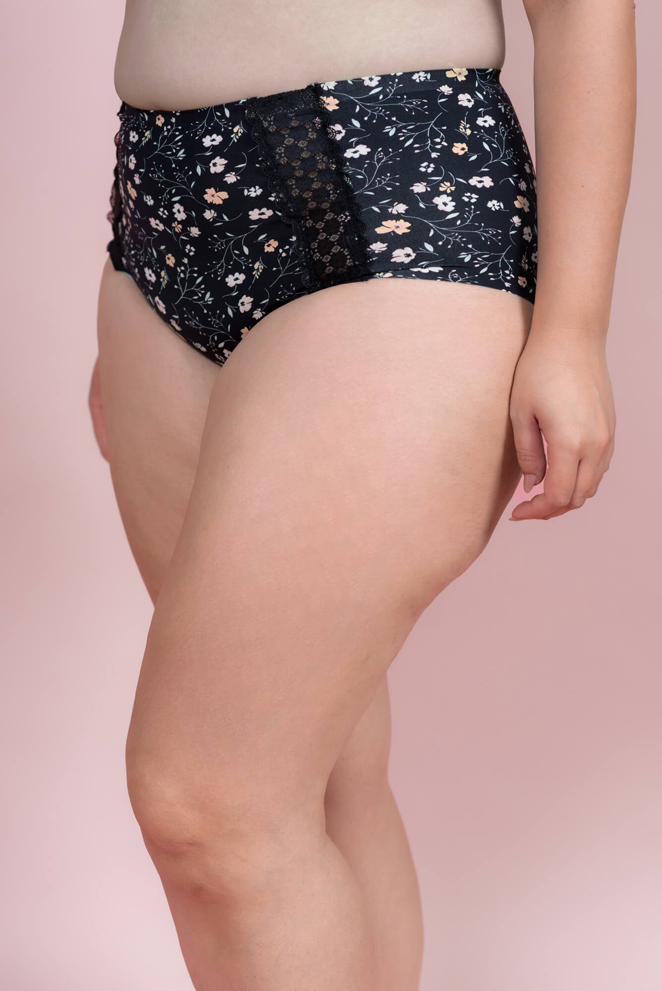 תחתון מקסי בשילוב תחרה למידות גדולות