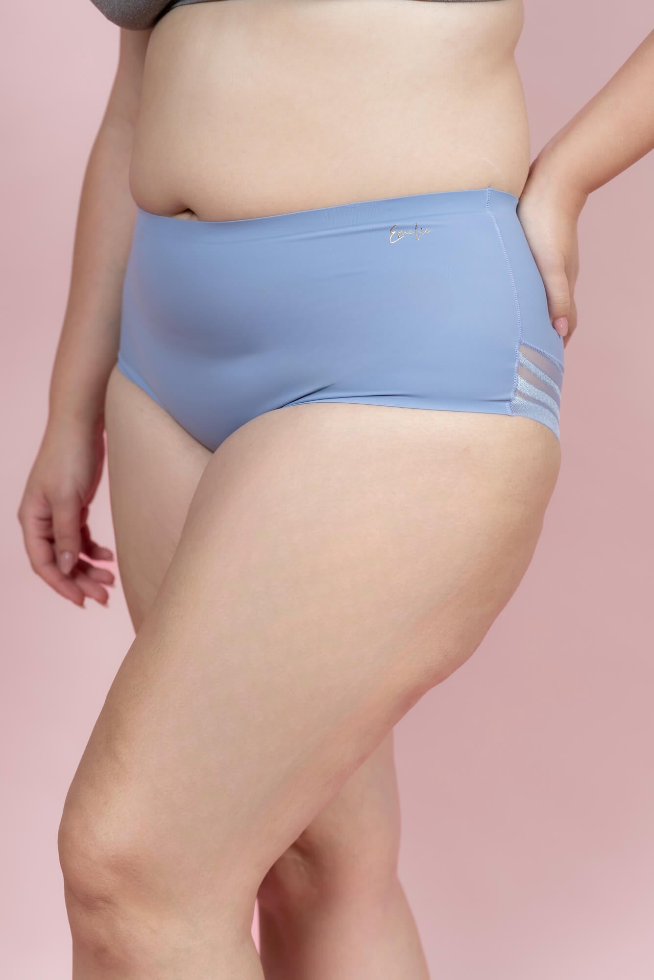 תחתון מקסי לייזר קאט בשילוב תחרה