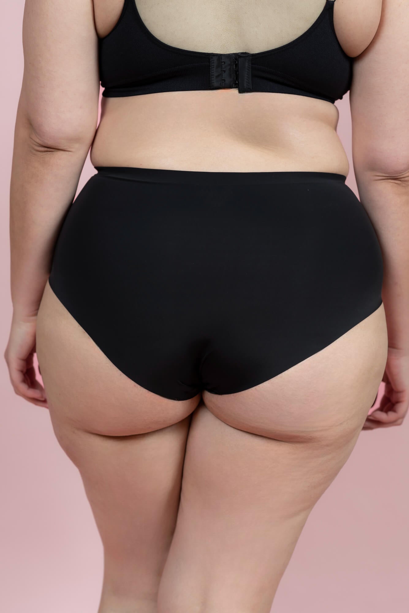 תחתון מקסי בשילוב תחרה למידות גדולות