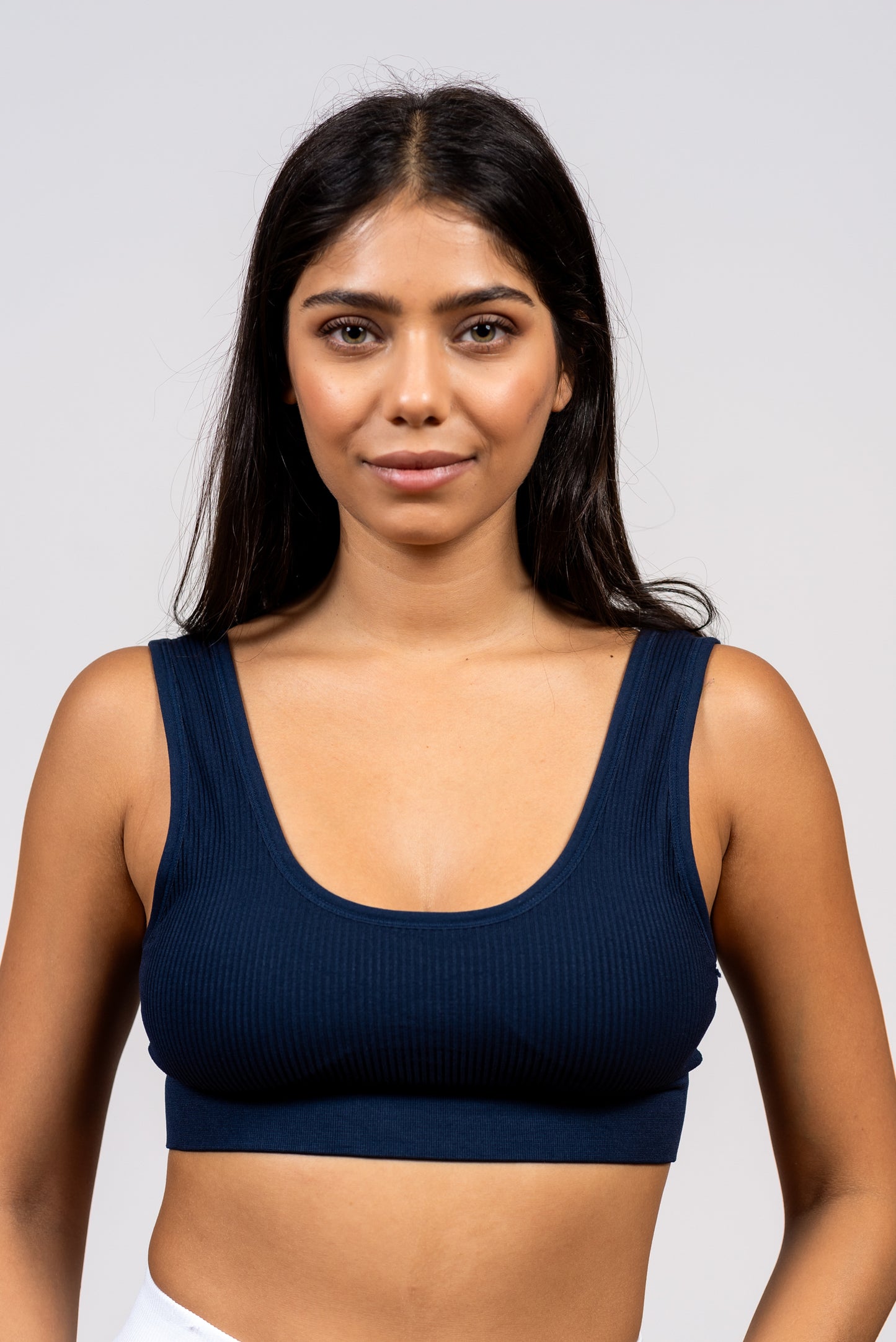 גוזיית ריב סנטוני עם סוגר מאחור