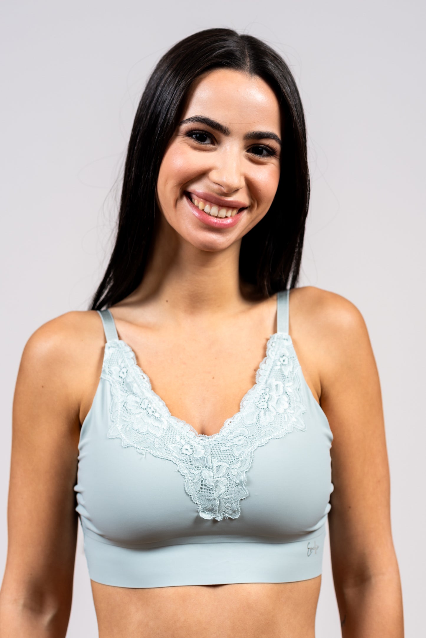 גוזיית לייזר קאט בשילוב תחרה