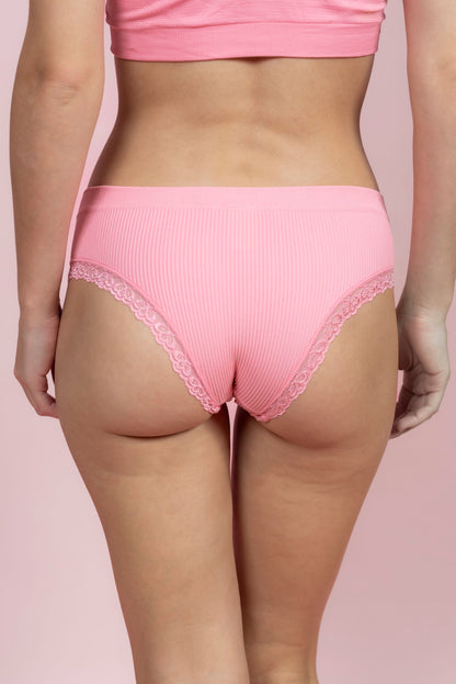 תחתון ברזילאי בשילוב תחרה