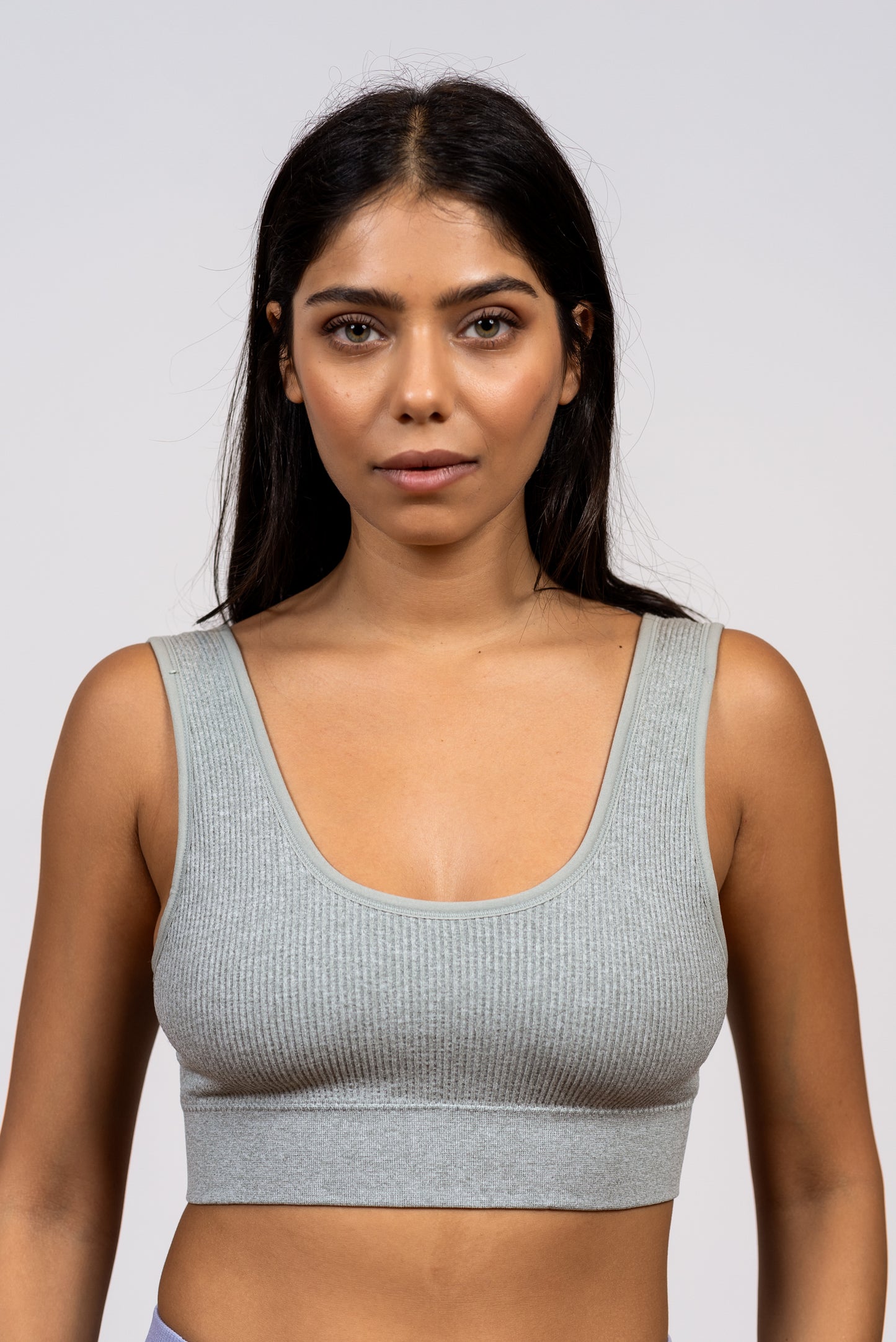 גוזיית ריב סנטוני עם סוגר מאחור