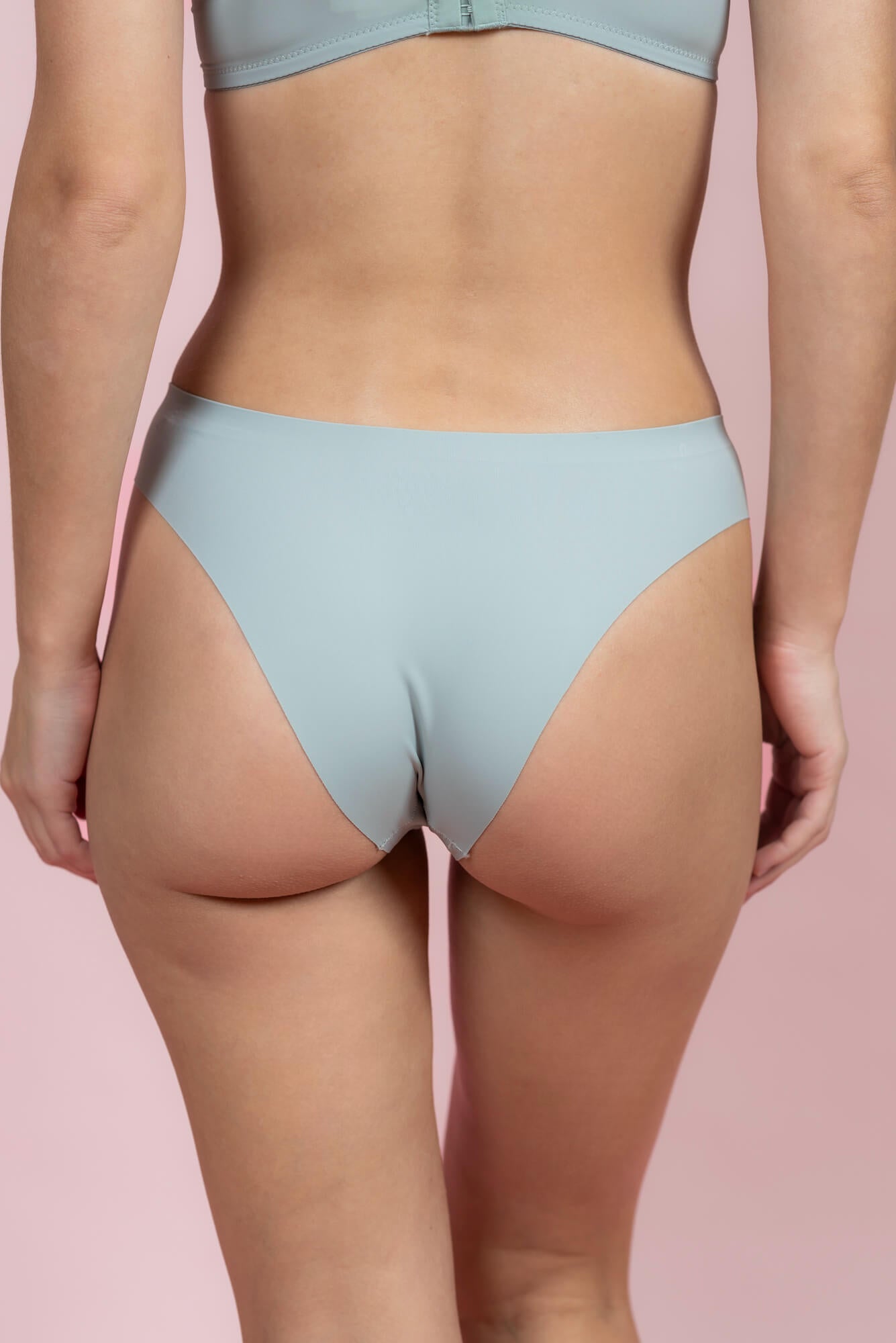 תחתון ברזילאי בשילוב תחרה