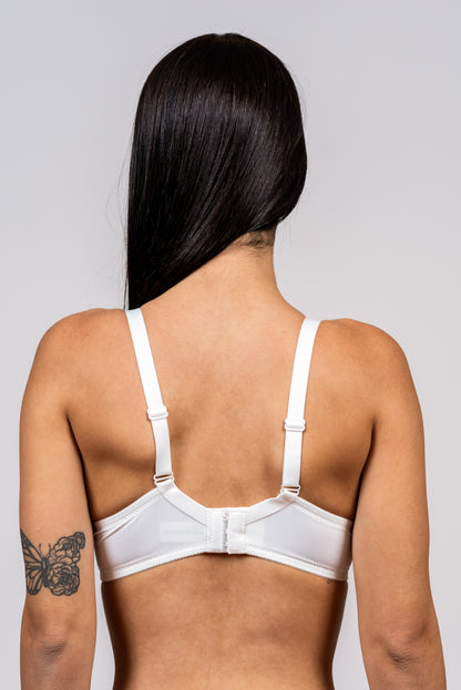 חזיית בייסיק חלקה עם ברזל