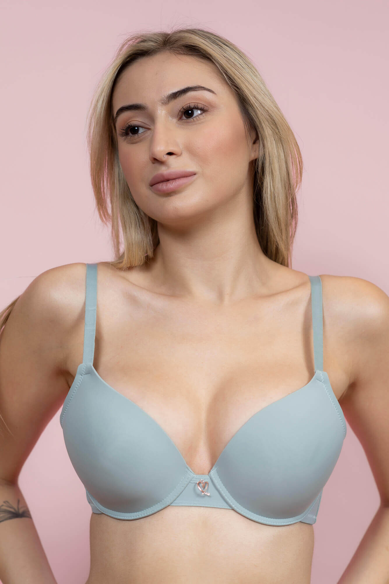 חזיית ריפוד קל חלקה