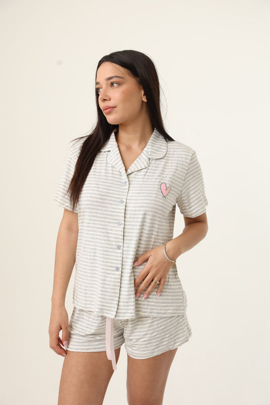 סט פיג'מה Love בד מודל מכנסון וחולצה מכופתרת