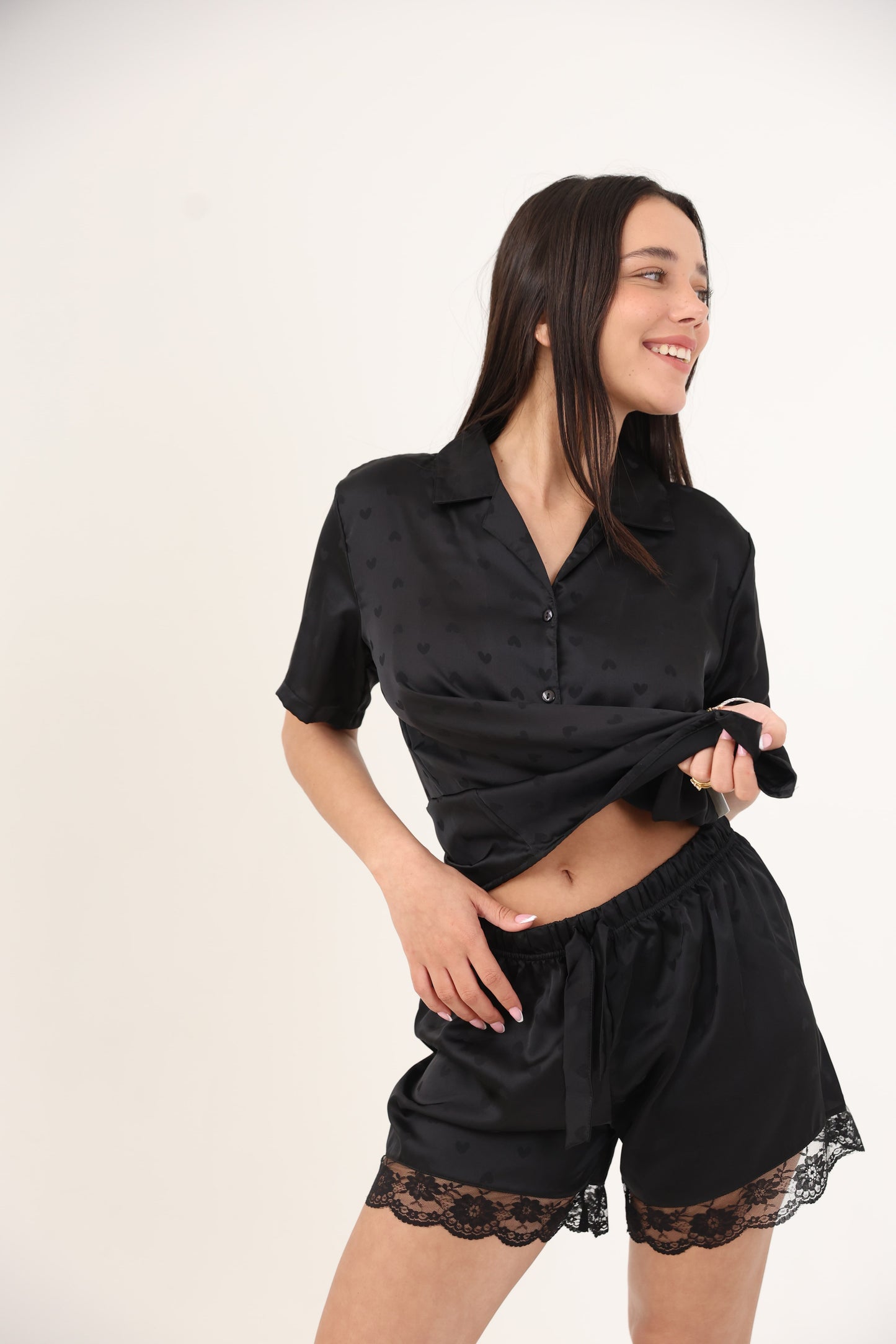 סט פיג'מה סאטן 2 חלקים חולצה מכופתרת ומכנסון