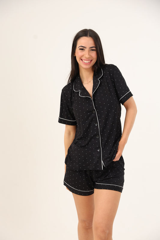 סט פיג'מה מודל מכנסון וחולצה מכופתרת נקודות