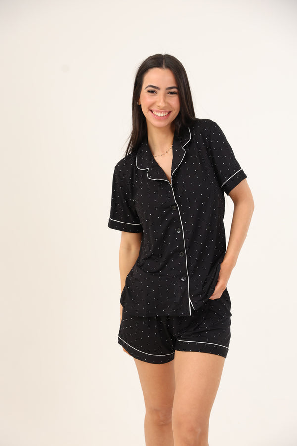 סט פיג'מה מודל מכנסון וחולצה מכופתרת נקודות