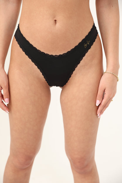 תחתון חוטיני מיקרופייבר בשילוב תחרה