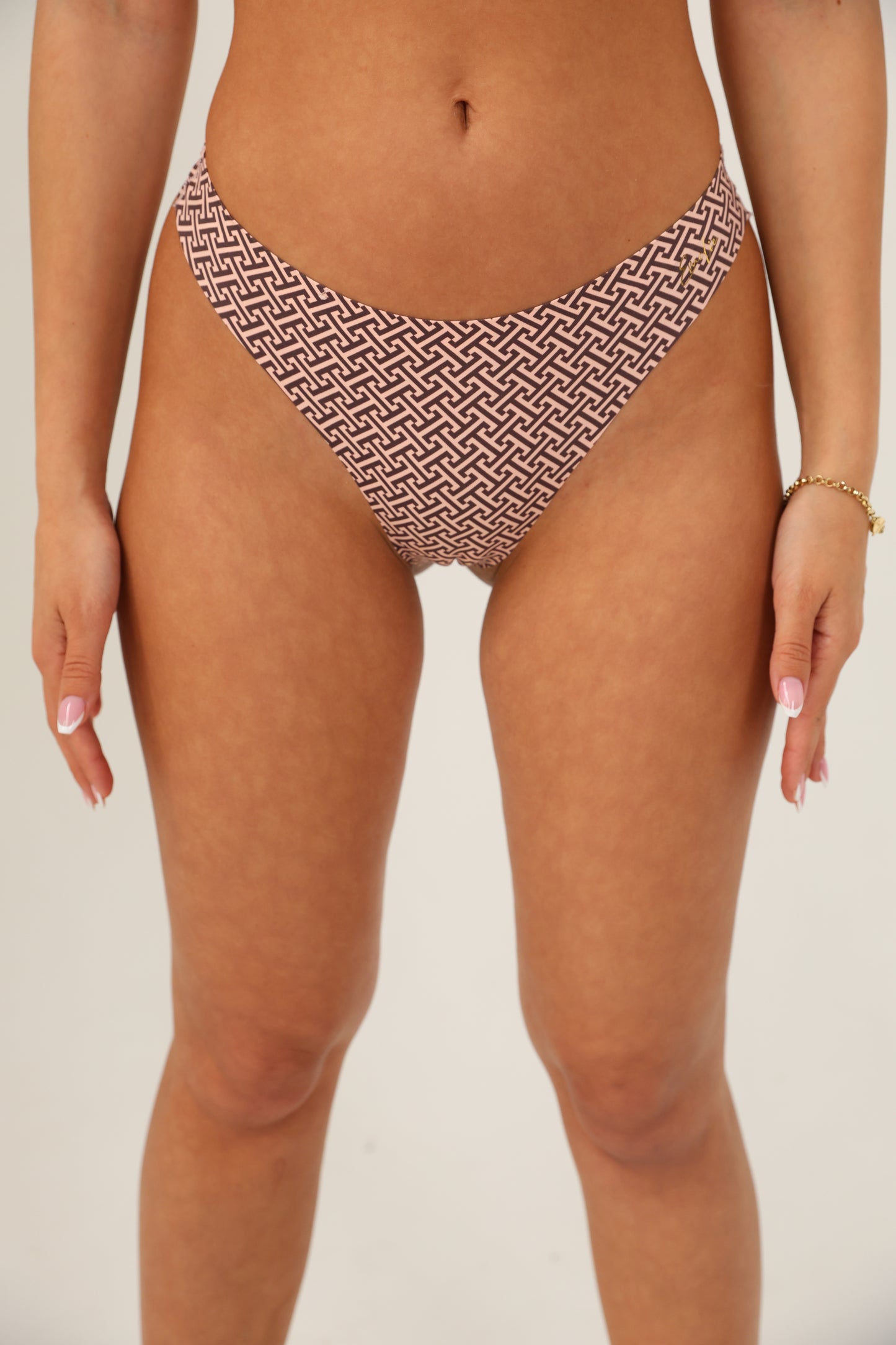 תחתון חוטיני ללא תפר הדפסים מיוחדים