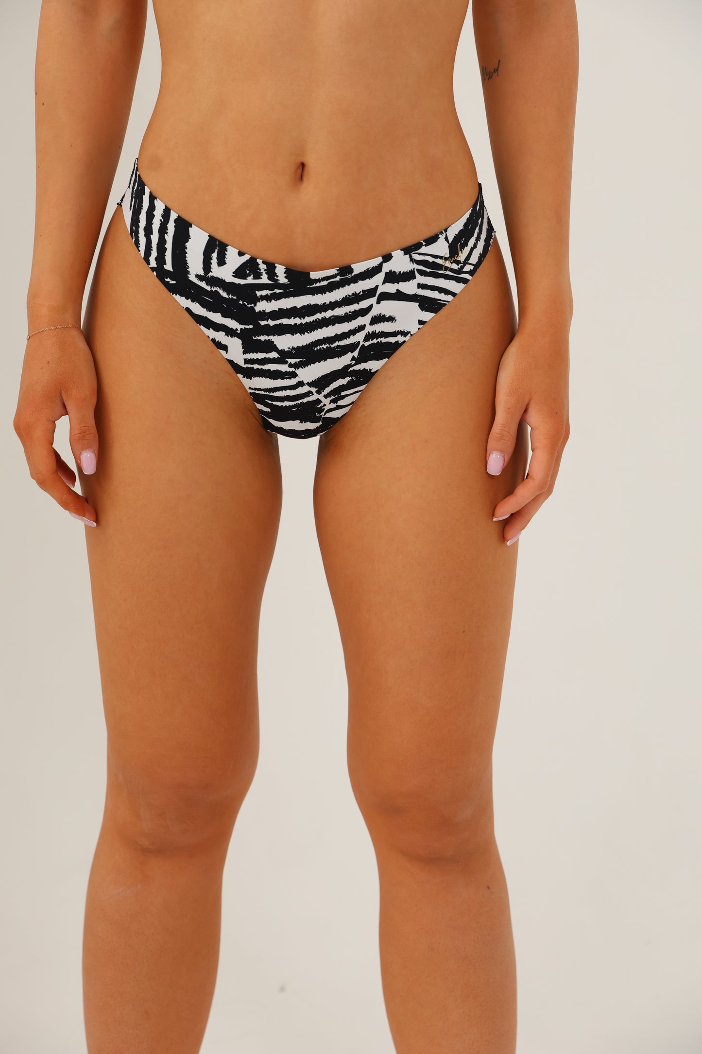 תחתון חוטיני ללא תפר הדפסים מיוחדים