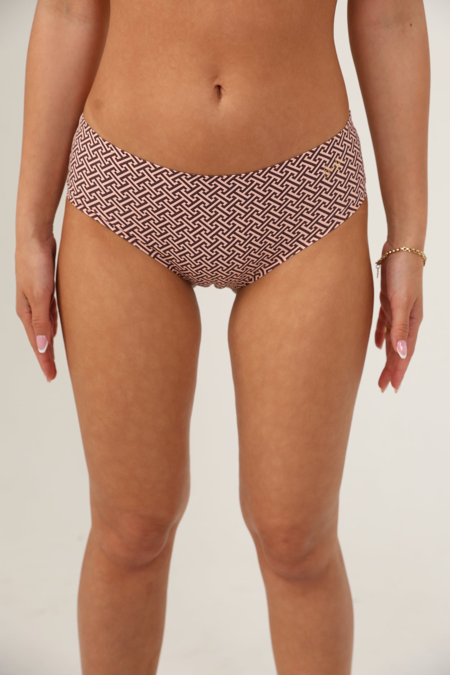 תחתון ביקיני ללא תפר בשילוב תחרה