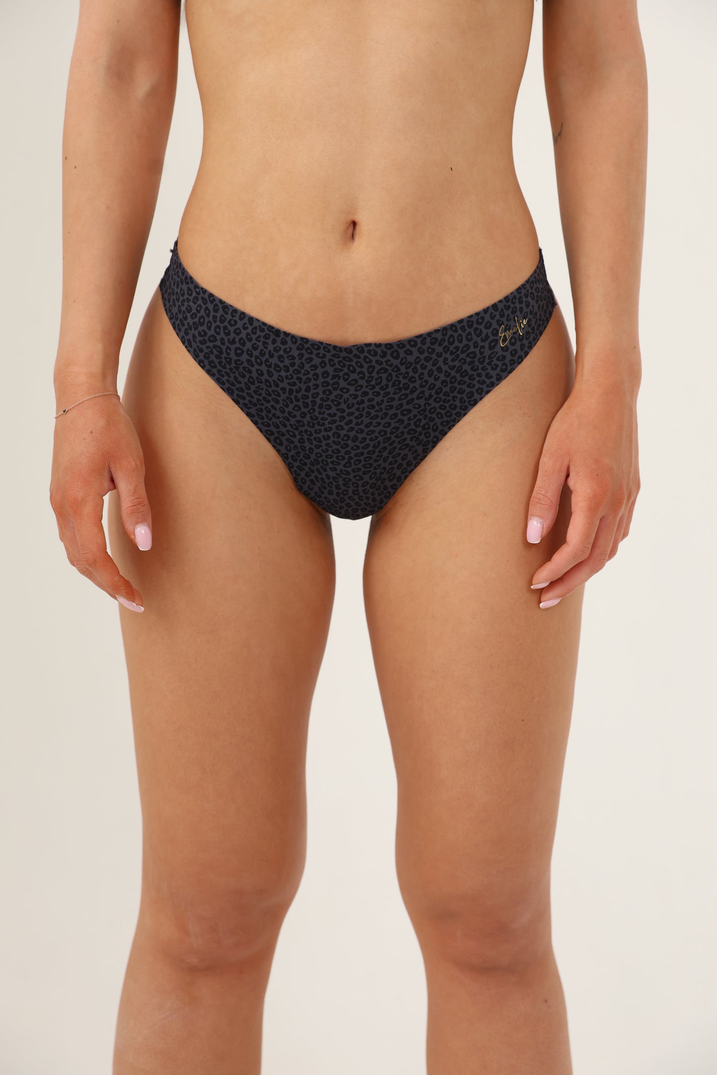 תחתון חוטיני ללא תפר הדפסים מיוחדים