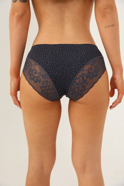 תחתון ביקיני ללא תפר בשילוב תחרה