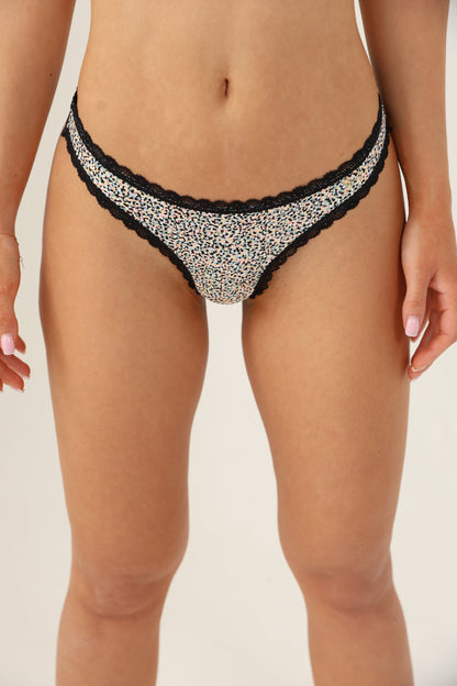 תחתון חוטיני מיקרופייבר בשילוב תחרה הדפסים מיוחדים