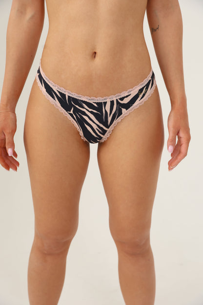 תחתון חוטיני מיקרופייבר בשילוב תחרה הדפסים מיוחדים