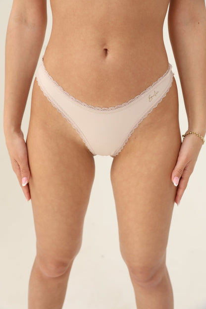 תחתון חוטיני מיקרופייבר בשילוב תחרה