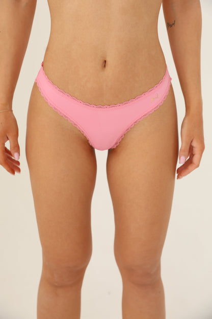 תחתון חוטיני מיקרופייבר בשילוב תחרה