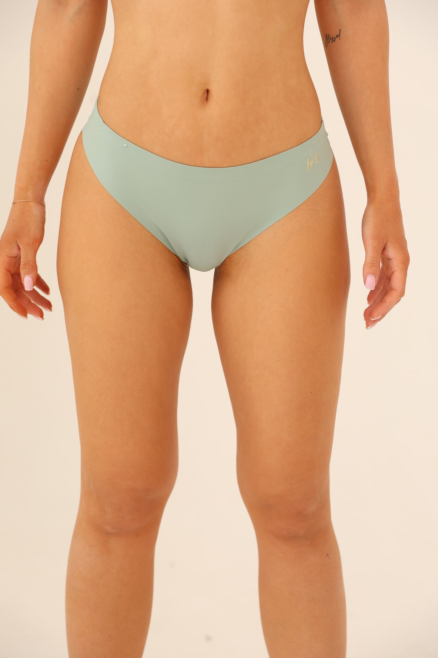 תחתון ברזילאי ללא תפר