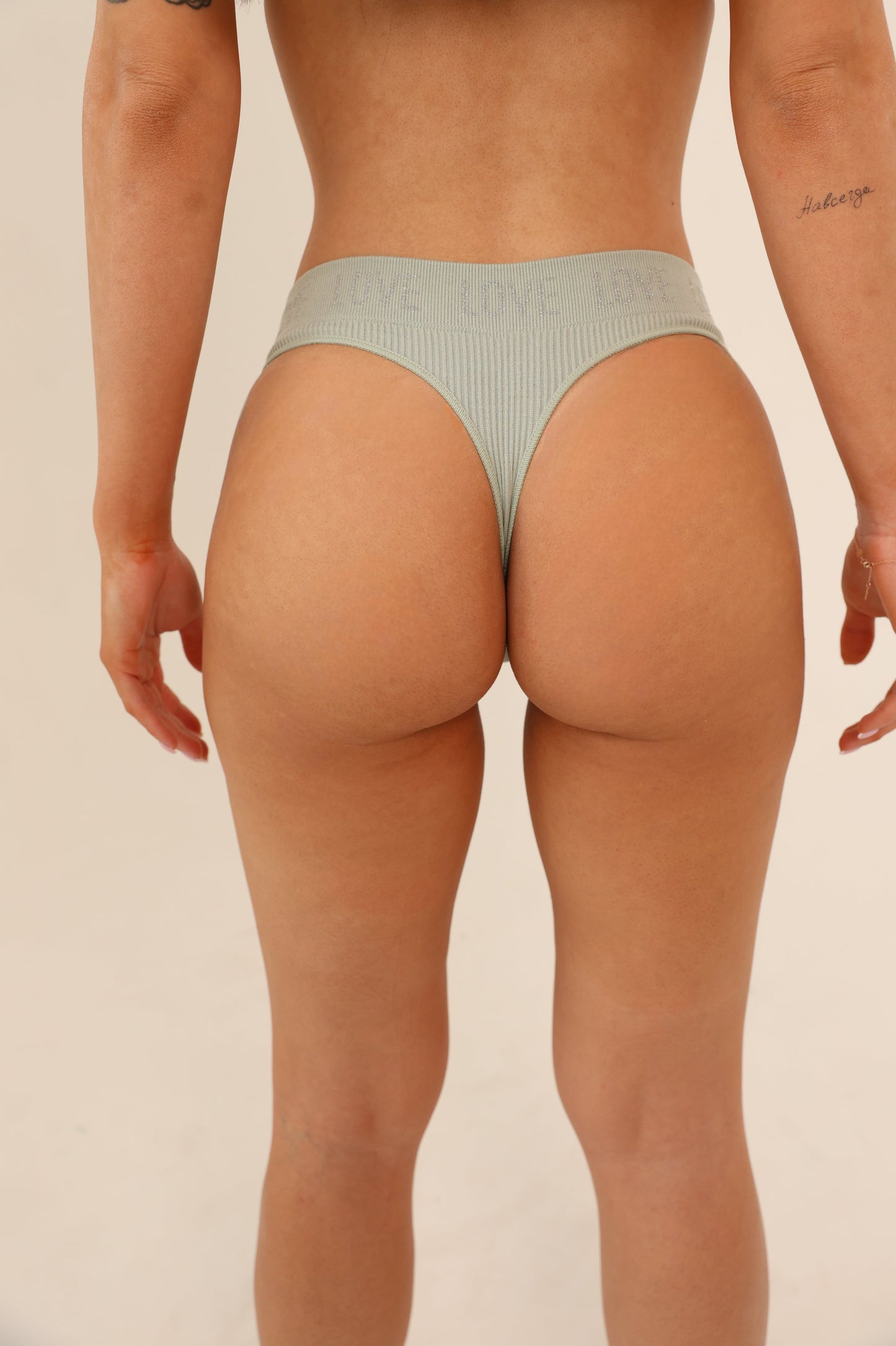 תחתון חוטיני סנטוני Love