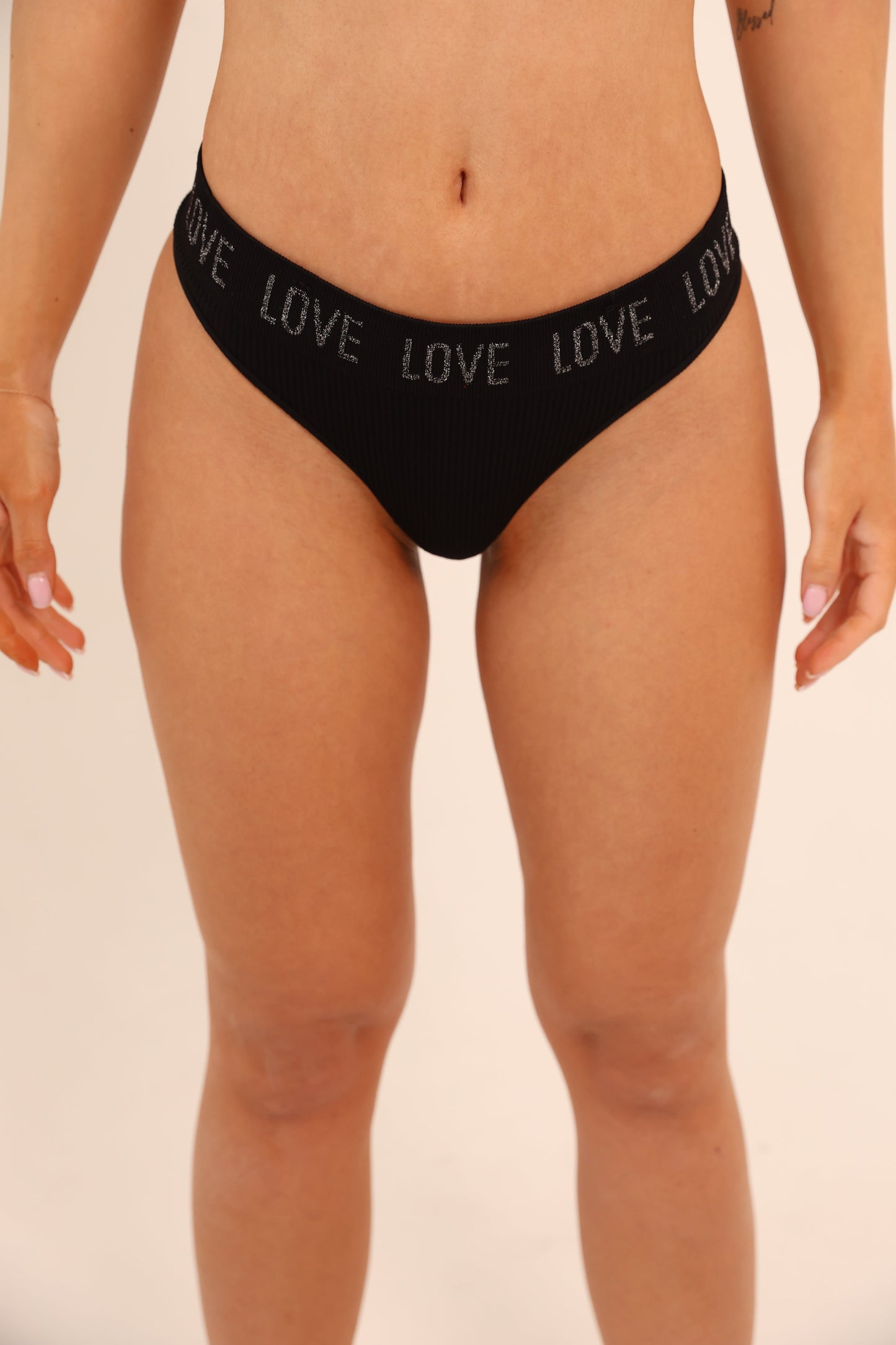 תחתון חוטיני סנטוני Love