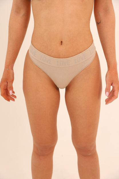 תחתון חוטיני סנטוני Love