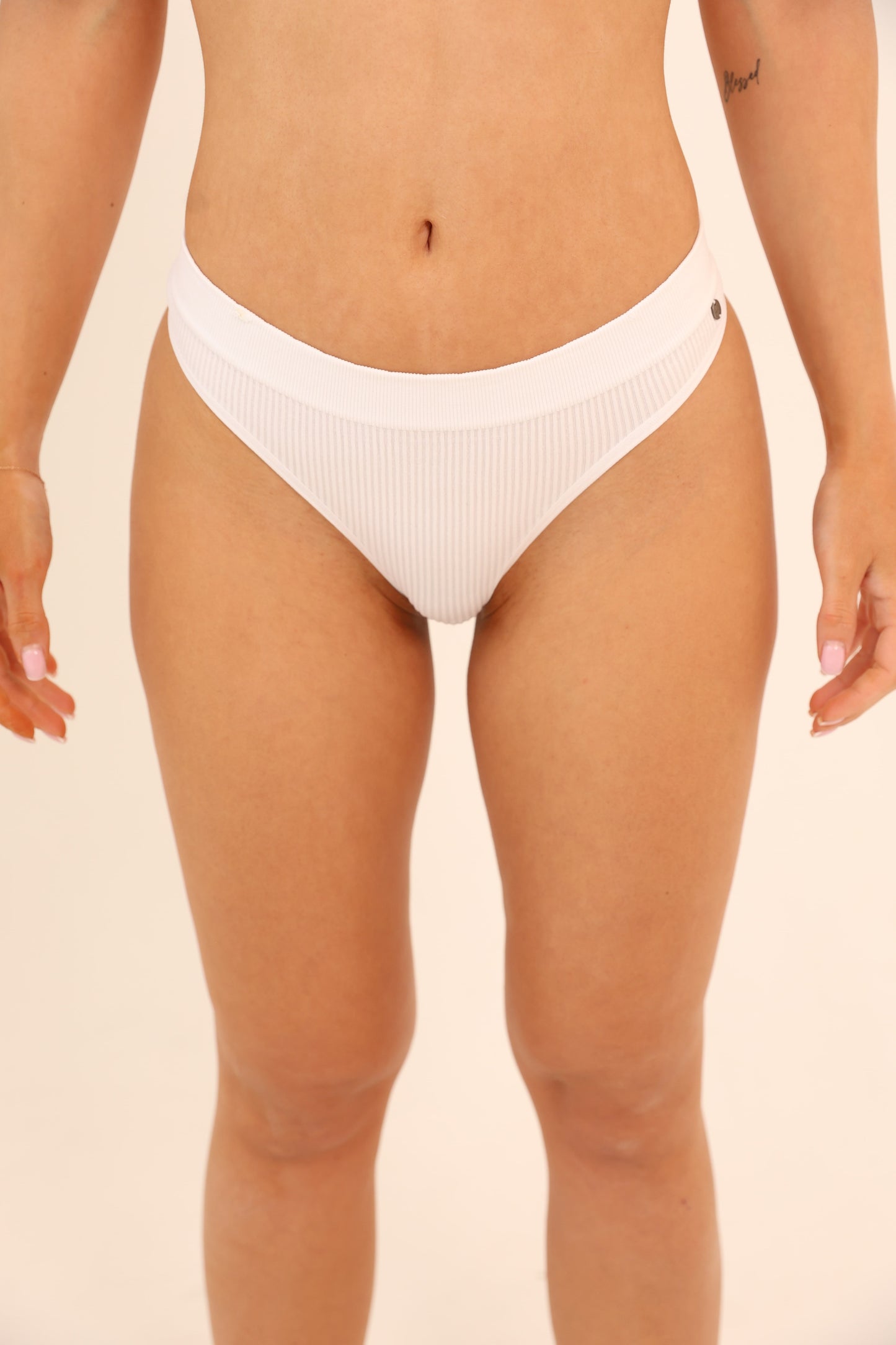 תחתון חוטיני סנטוני