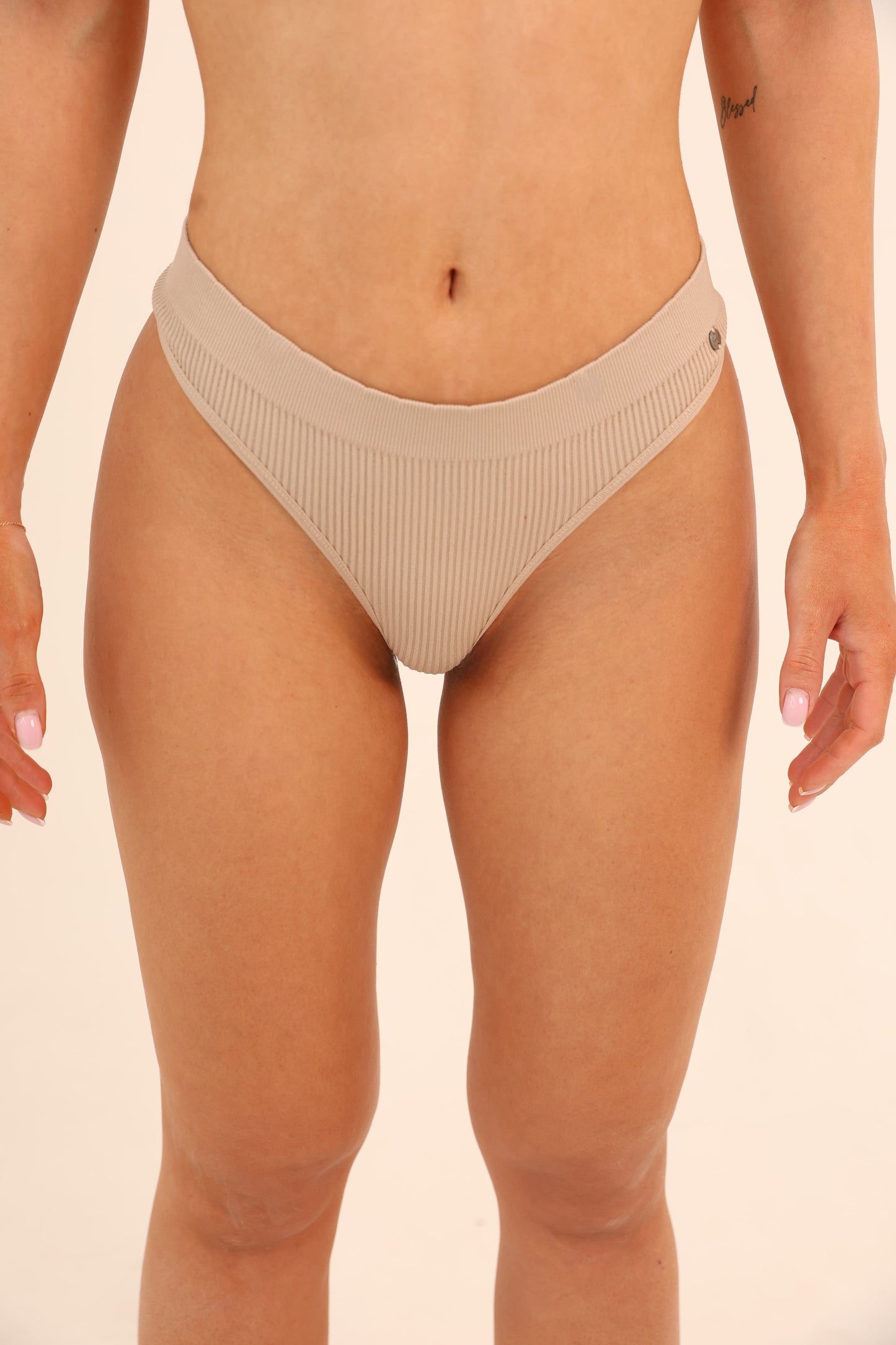 תחתון חוטיני סנטוני