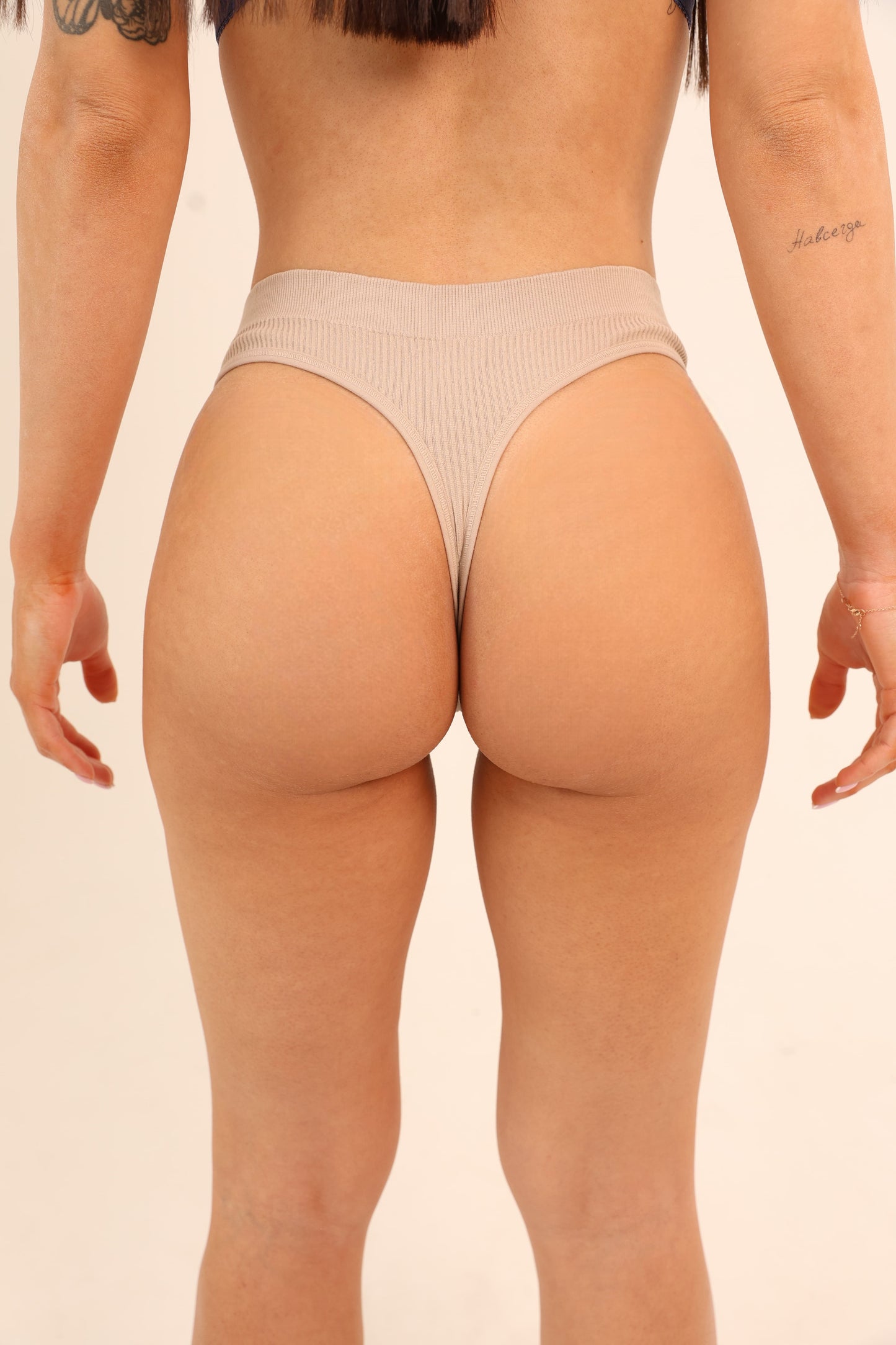 תחתון חוטיני סנטוני