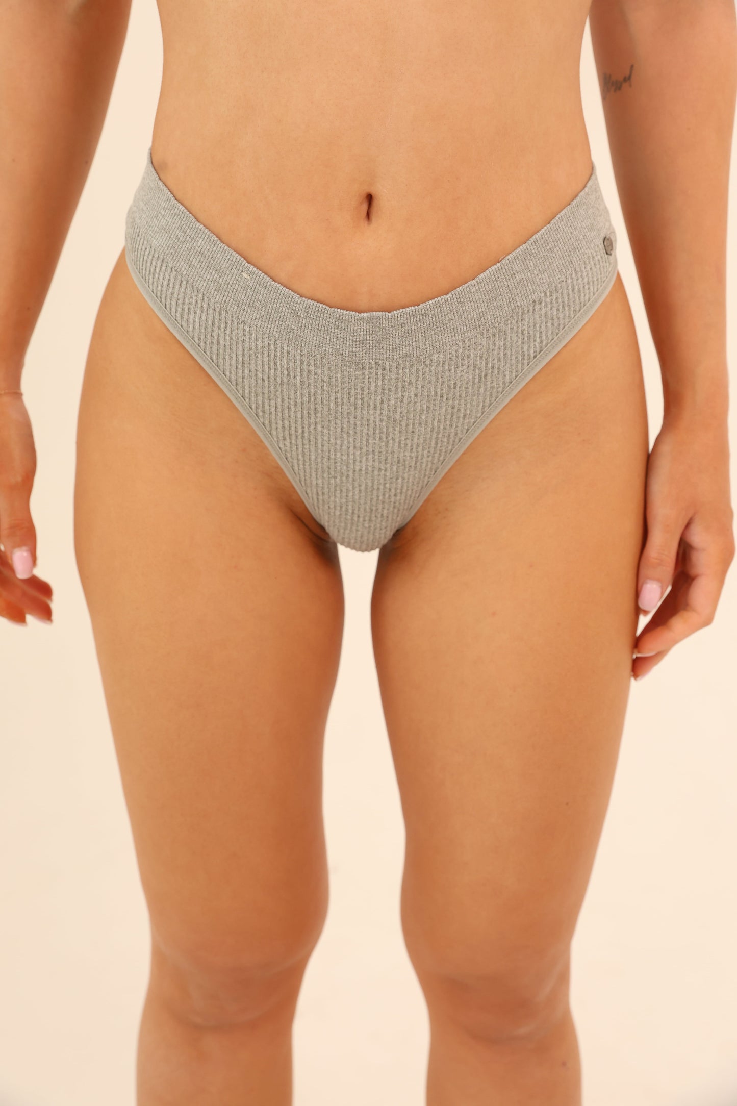 תחתון חוטיני סנטוני