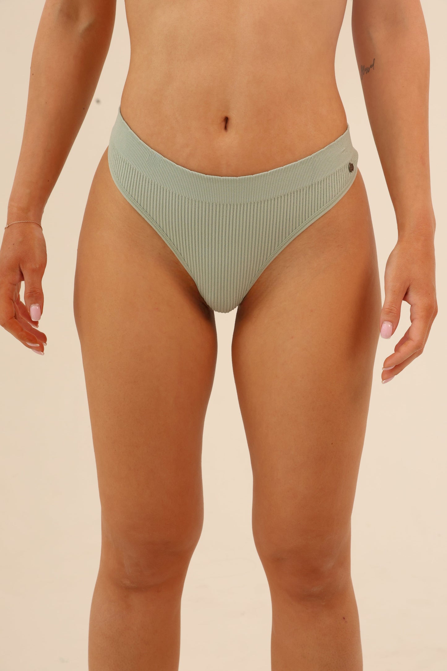 תחתון חוטיני סנטוני