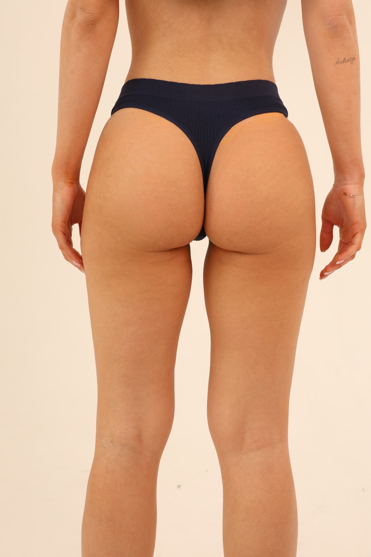 תחתון חוטיני סנטוני