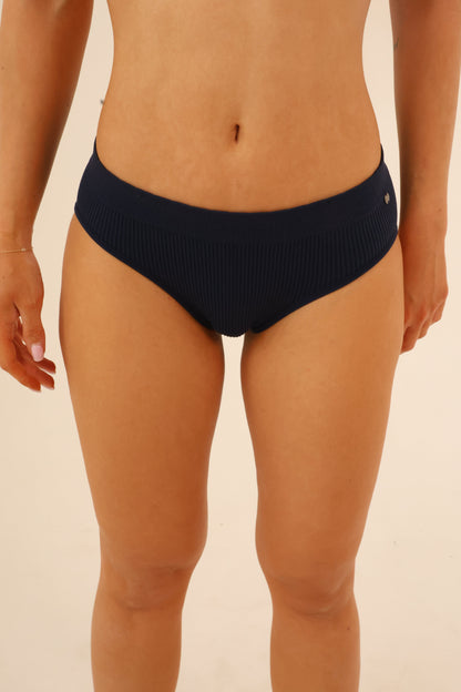 תחתון ביקיני סנטוני