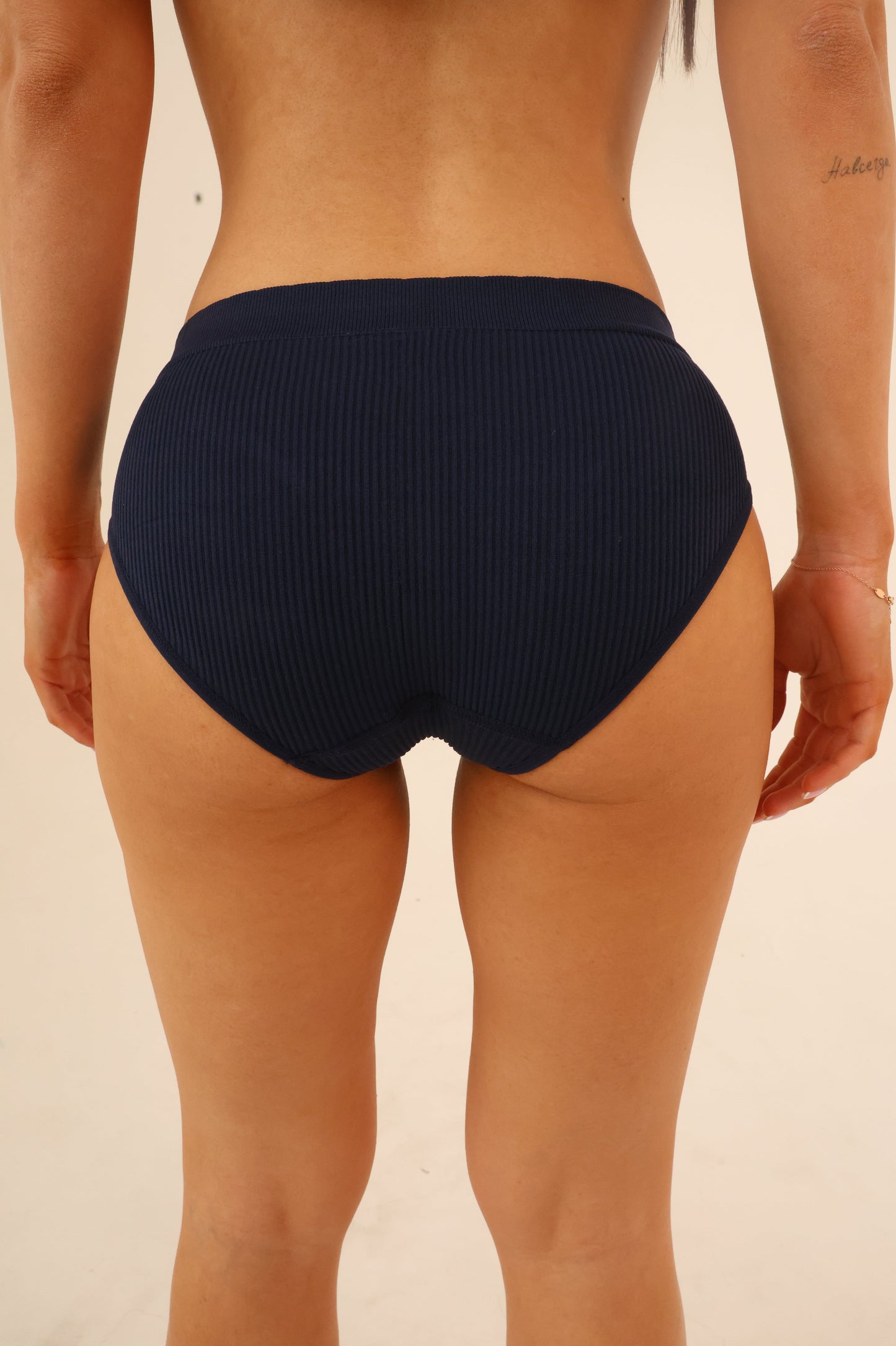 תחתון ביקיני סנטוני