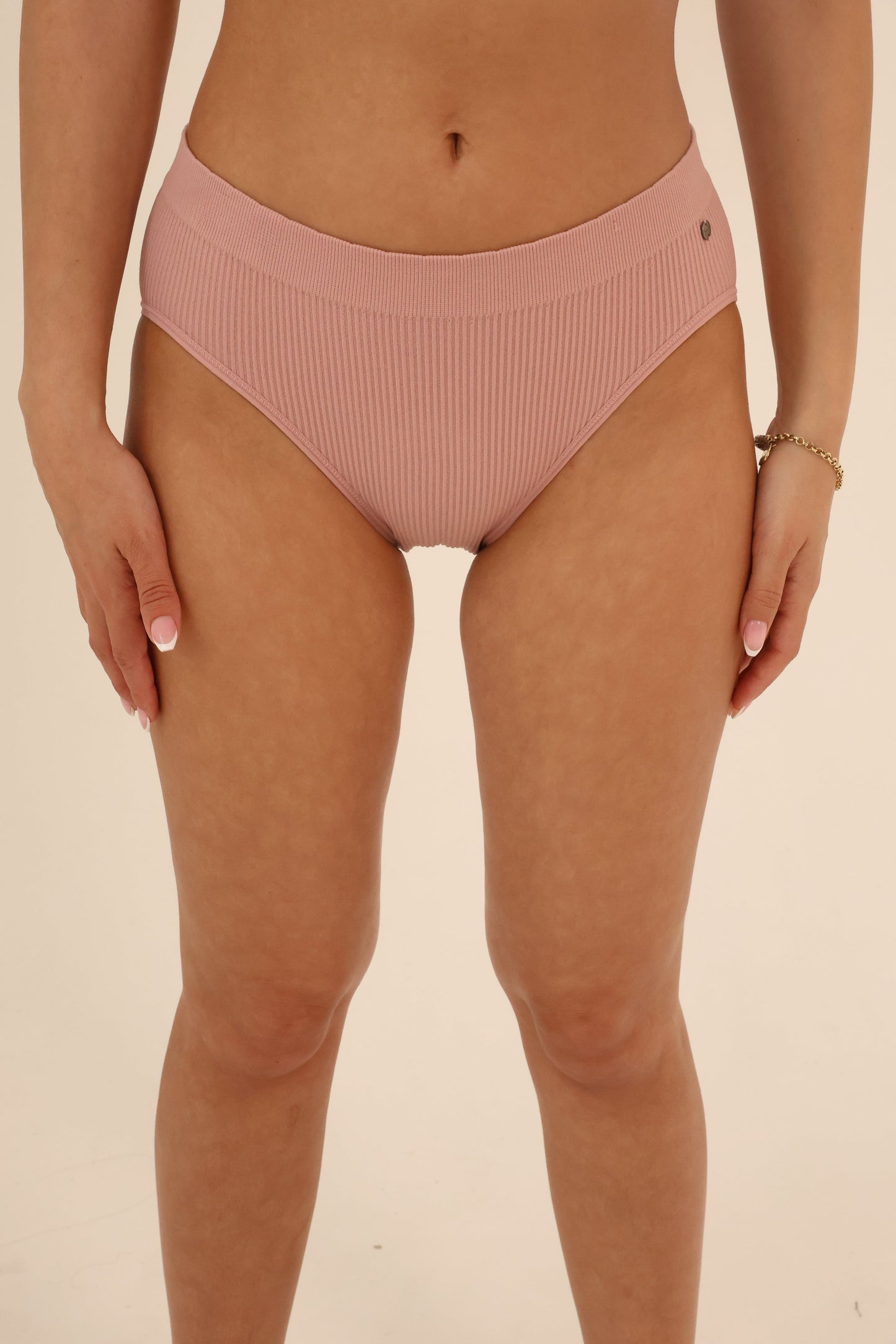 תחתון ביקיני סנטוני