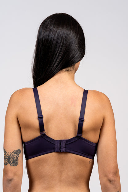 חזיית בייסיק חלקה עם ברזל