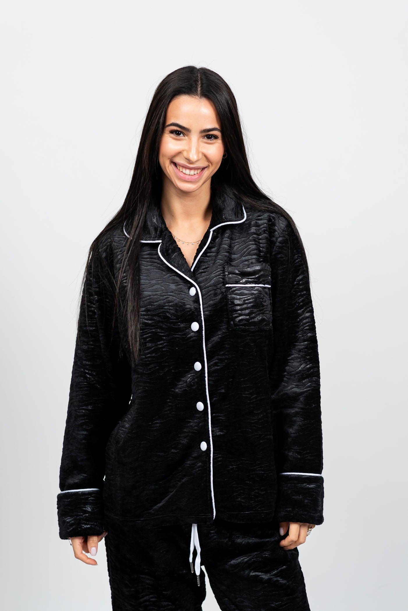 פיג'מת פליז קלאסית - סט יוקרה מכופתר