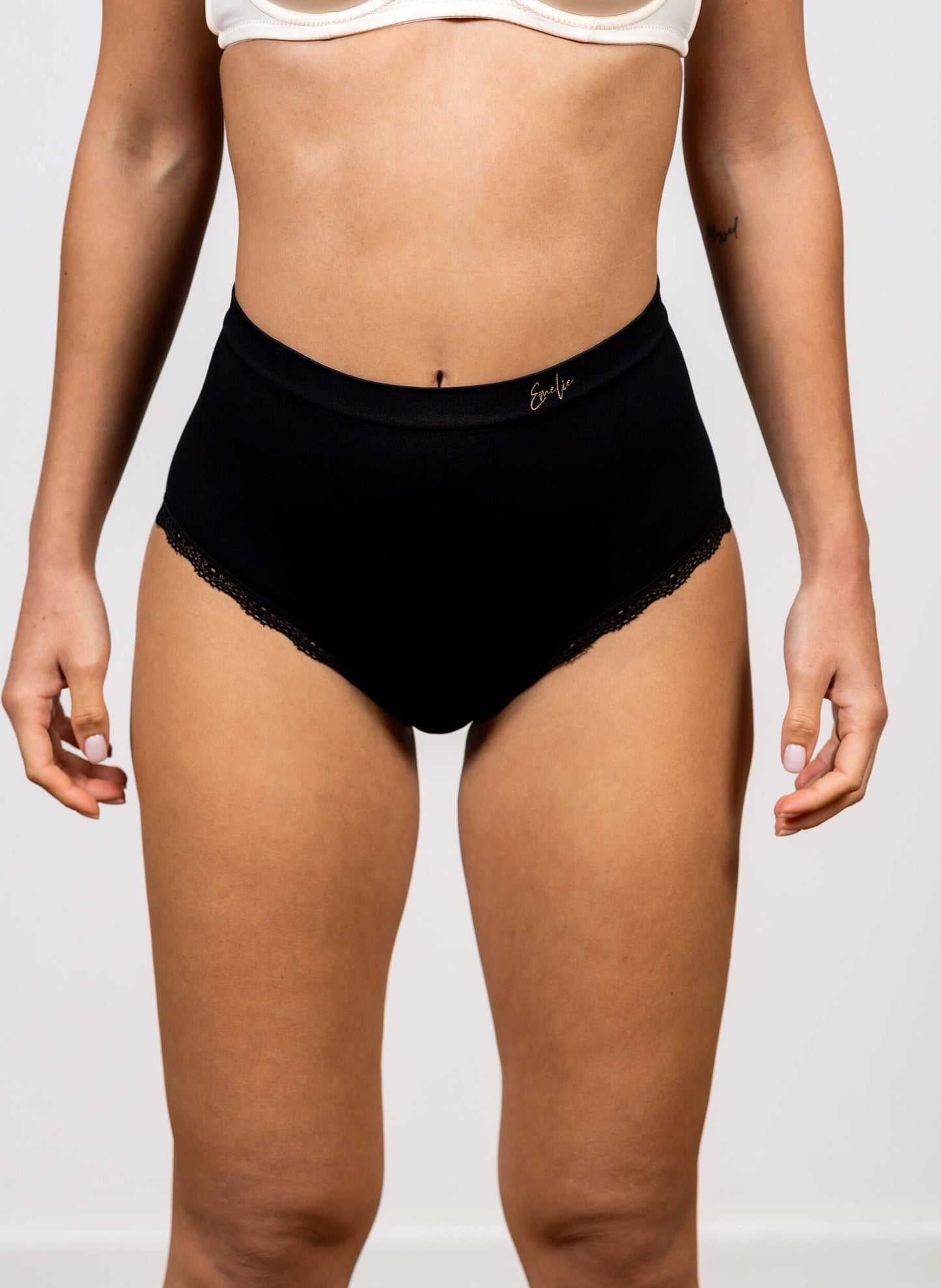 תחתון מקסי ללא תפר בגימור תחרה עדינה