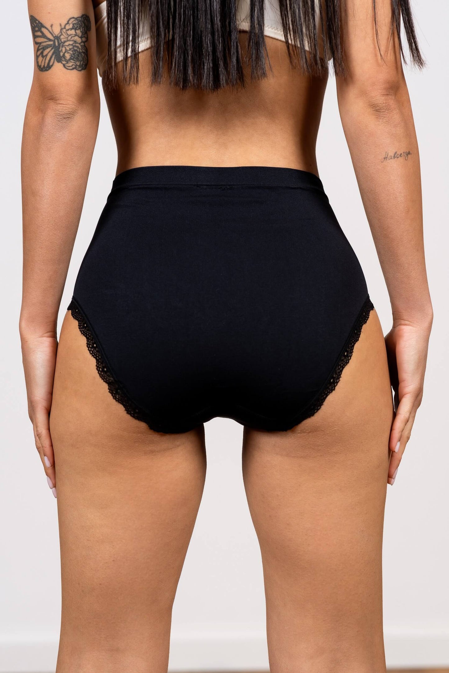 תחתון מקסי ללא תפר בגימור תחרה עדינה