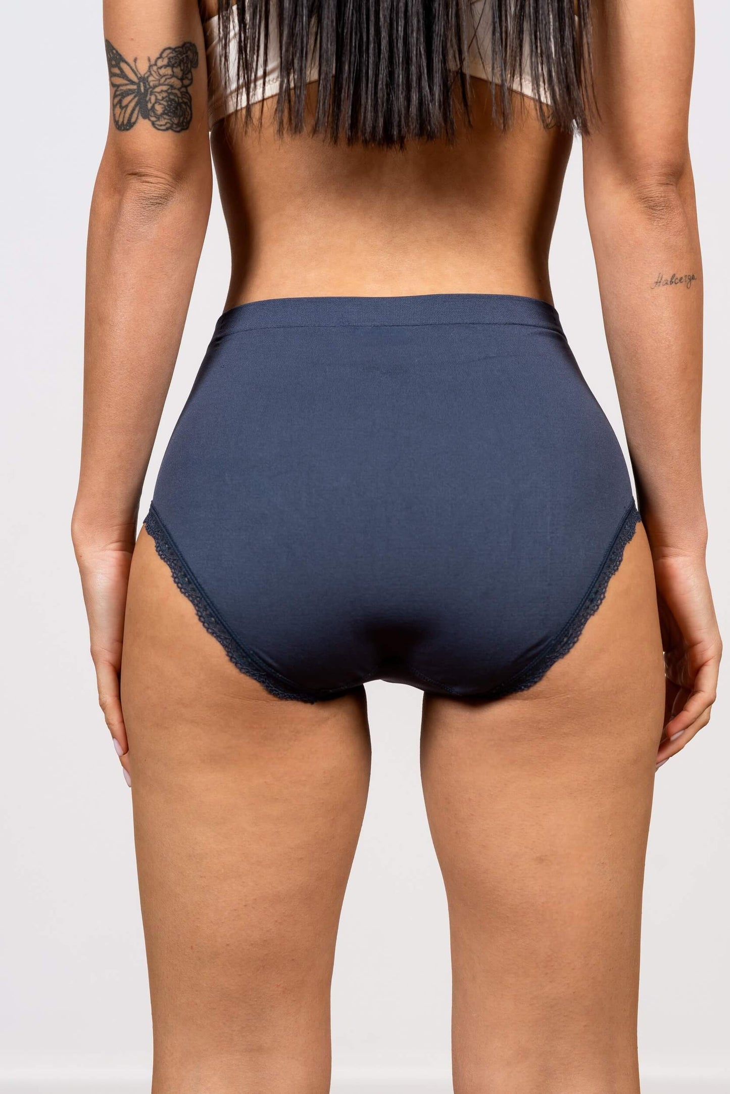 תחתון מקסי ללא תפר בגימור תחרה עדינה