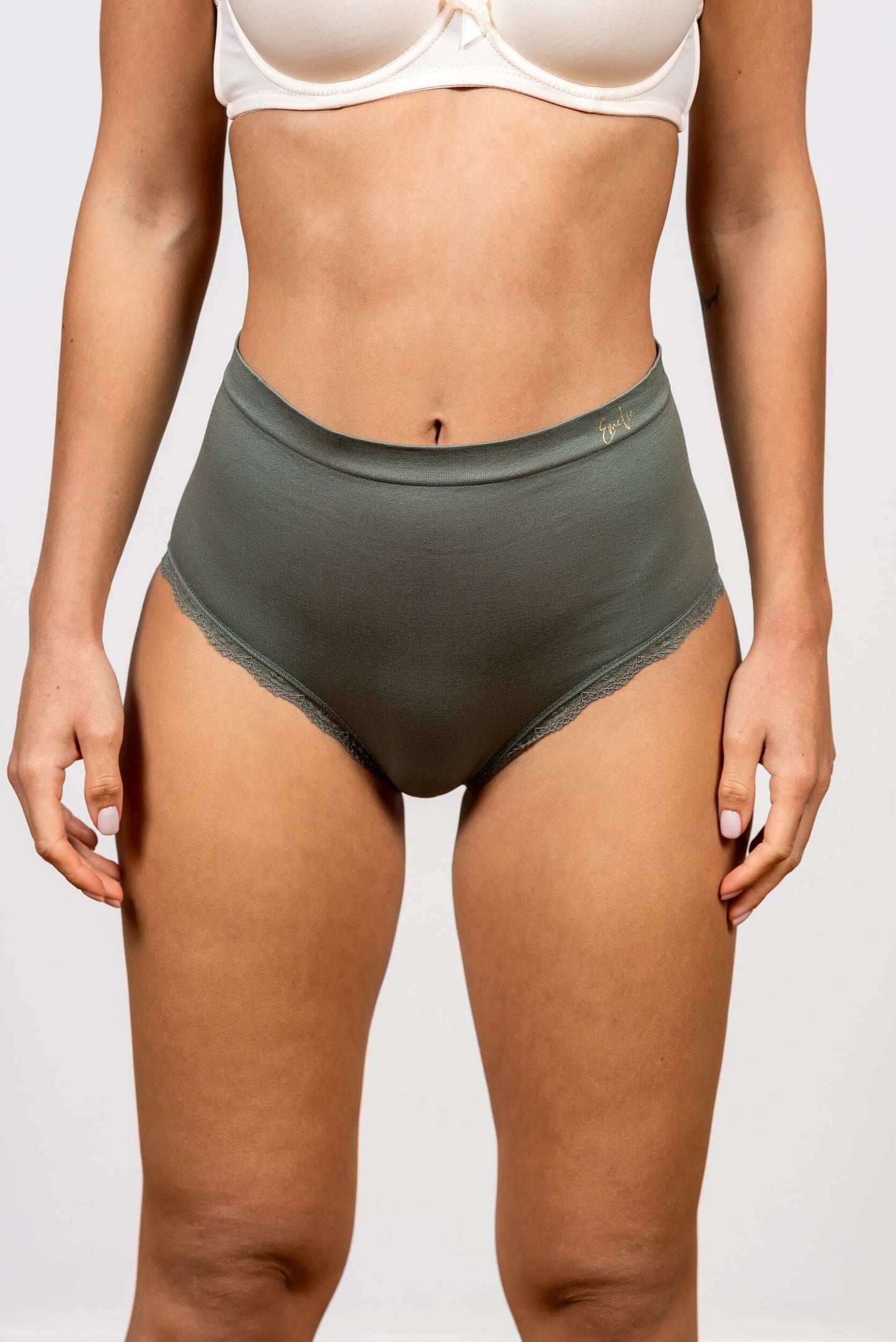 תחתון מקסי ללא תפר בגימור תחרה עדינה