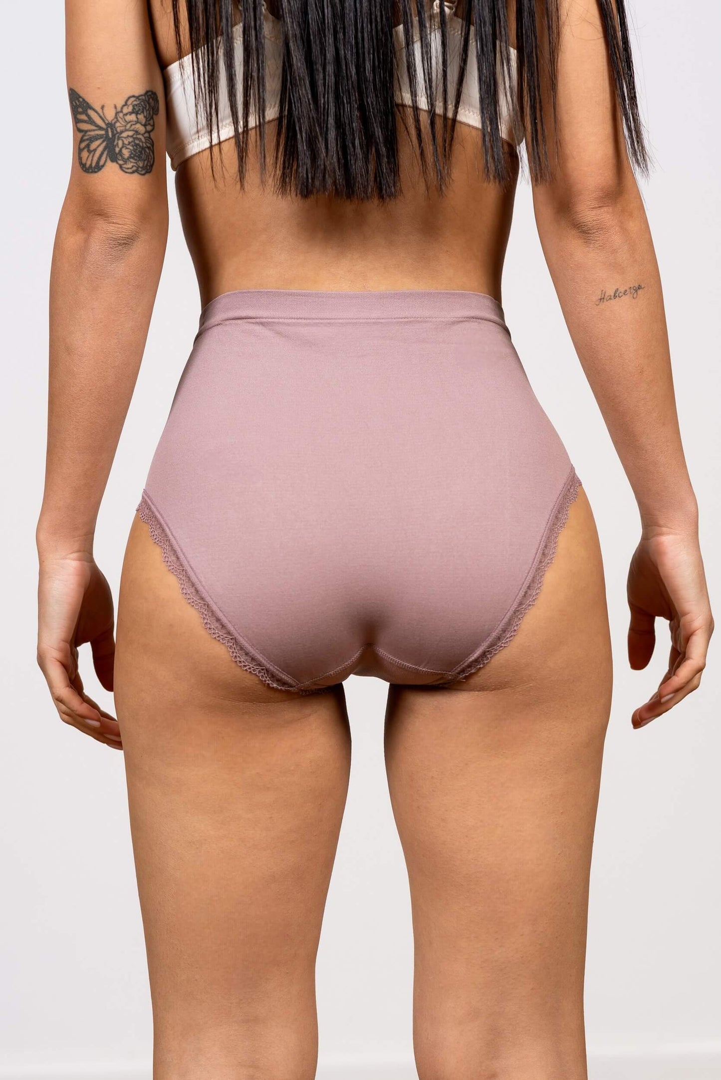 תחתון מקסי ללא תפר בגימור תחרה עדינה