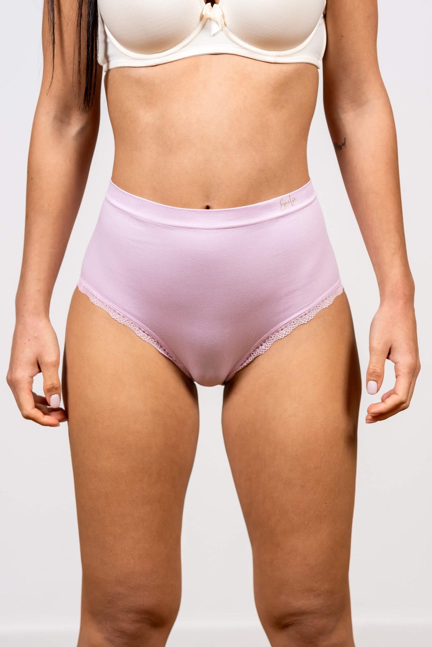 תחתון מקסי ללא תפר בגימור תחרה עדינה