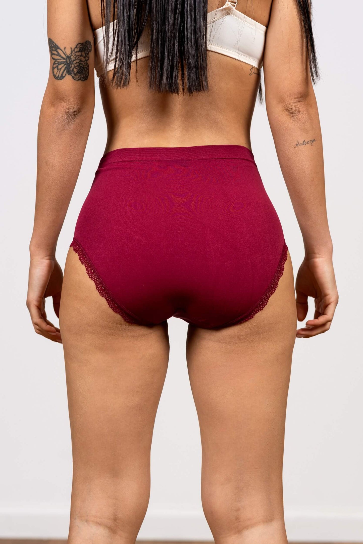 תחתון מקסי ללא תפר בגימור תחרה עדינה