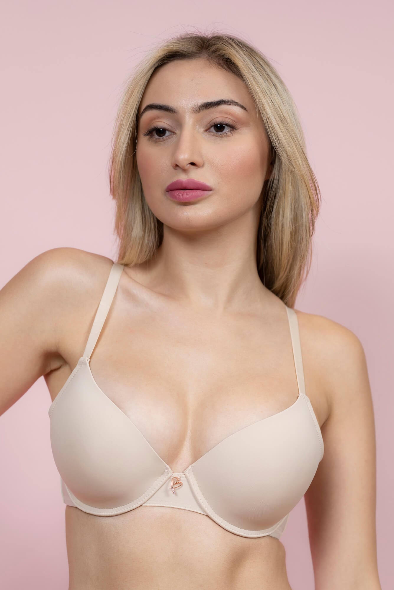 חזיית ריפוד קל חלקה