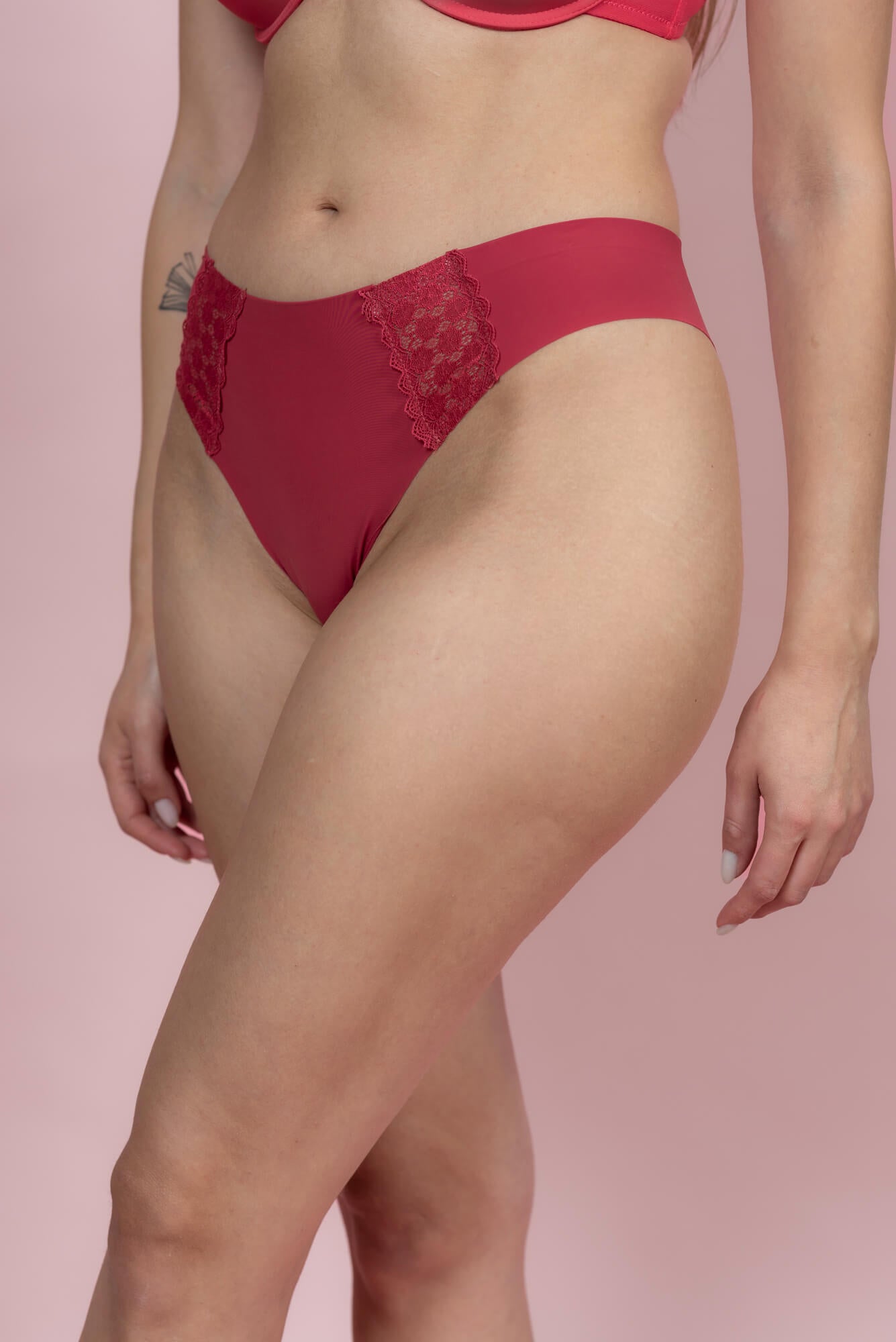 תחתון ברזילאי בשילוב תחרה