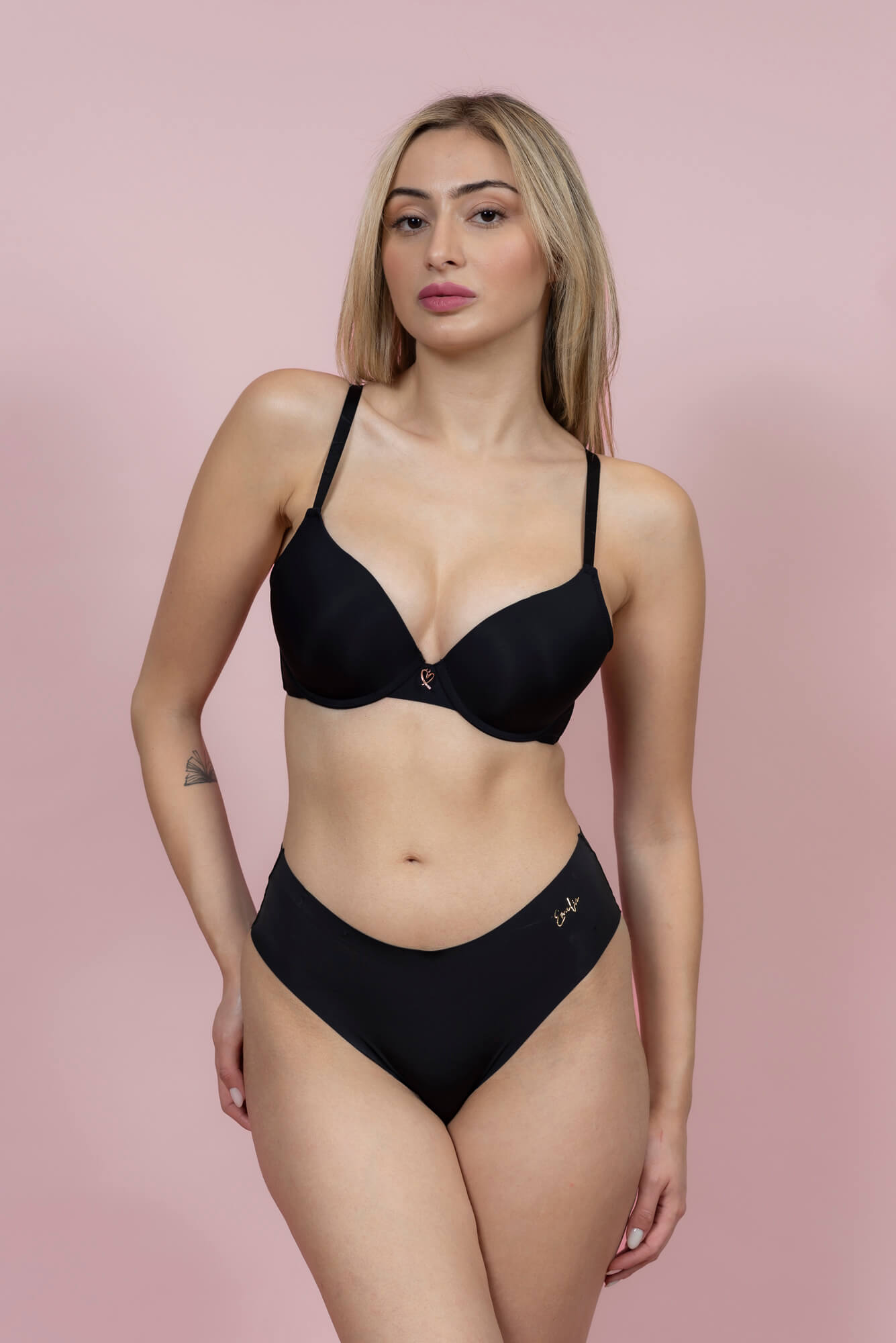 חזיית ריפוד קל חלקה